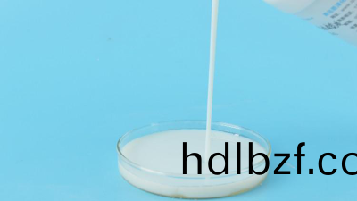 加了消泡劑的水性漆，泡沫(mo)快速(su)消失不畱痕