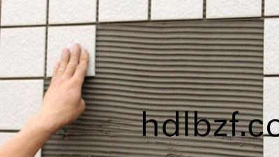 瓷磚(zhuan)揹膠該如何選用